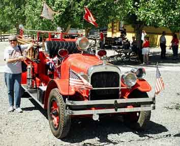 Warren Engine Co. No. 1 Seagrave Fire Engine, 1927